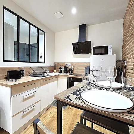 Le Briand - Pour 2 Personnes - Climatisation - Fibre Internet - 5 Min A Pied De La Gare Et Du Centre-ville - Places De Stationnements Gratuites Sur Toute L'avenue Апартаменты *