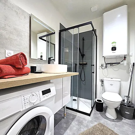 דירה Le Briand - Pour 2 Personnes - Climatisation - Fibre Internet - 5 Min A Pied De La Gare Et Du Centre-ville - Places De Stationnements Gratuites Sur Toute L'avenue *
