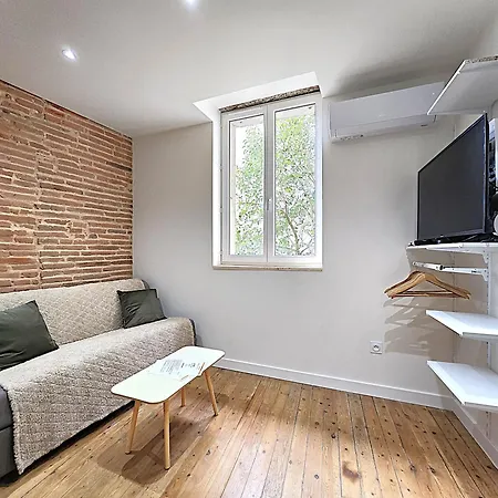 Le Briand - Pour 2 Personnes - Climatisation - Fibre Internet - 5 Min A Pied De La Gare Et Du Centre-ville - Places De Stationnements Gratuites Sur Toute L'avenue Апартаменты