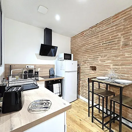 Le Briand - Pour 2 Personnes - Climatisation - Fibre Internet - 5 Min A Pied De La Gare Et Du Centre-ville - Places De Stationnements Gratuites Sur Toute L'avenue Apartament