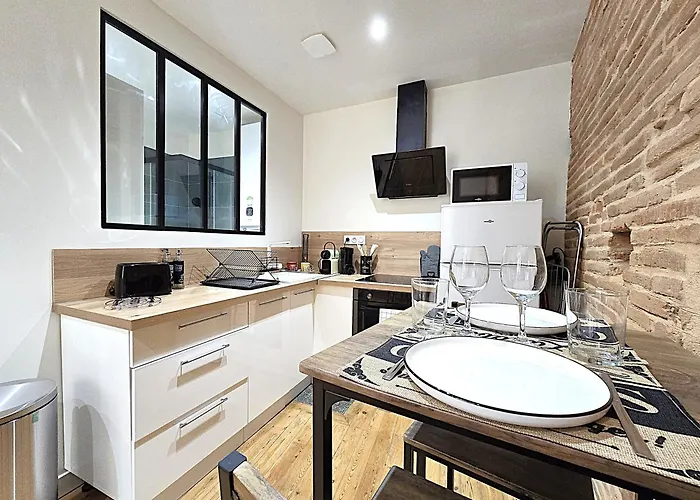 Le Briand - Pour 2 Personnes - Climatisation - Fibre Internet - 5 Min A Pied De La Gare Et Du Centre-ville - Places De Stationnements Gratuites Sur Toute L'avenue Apartment *